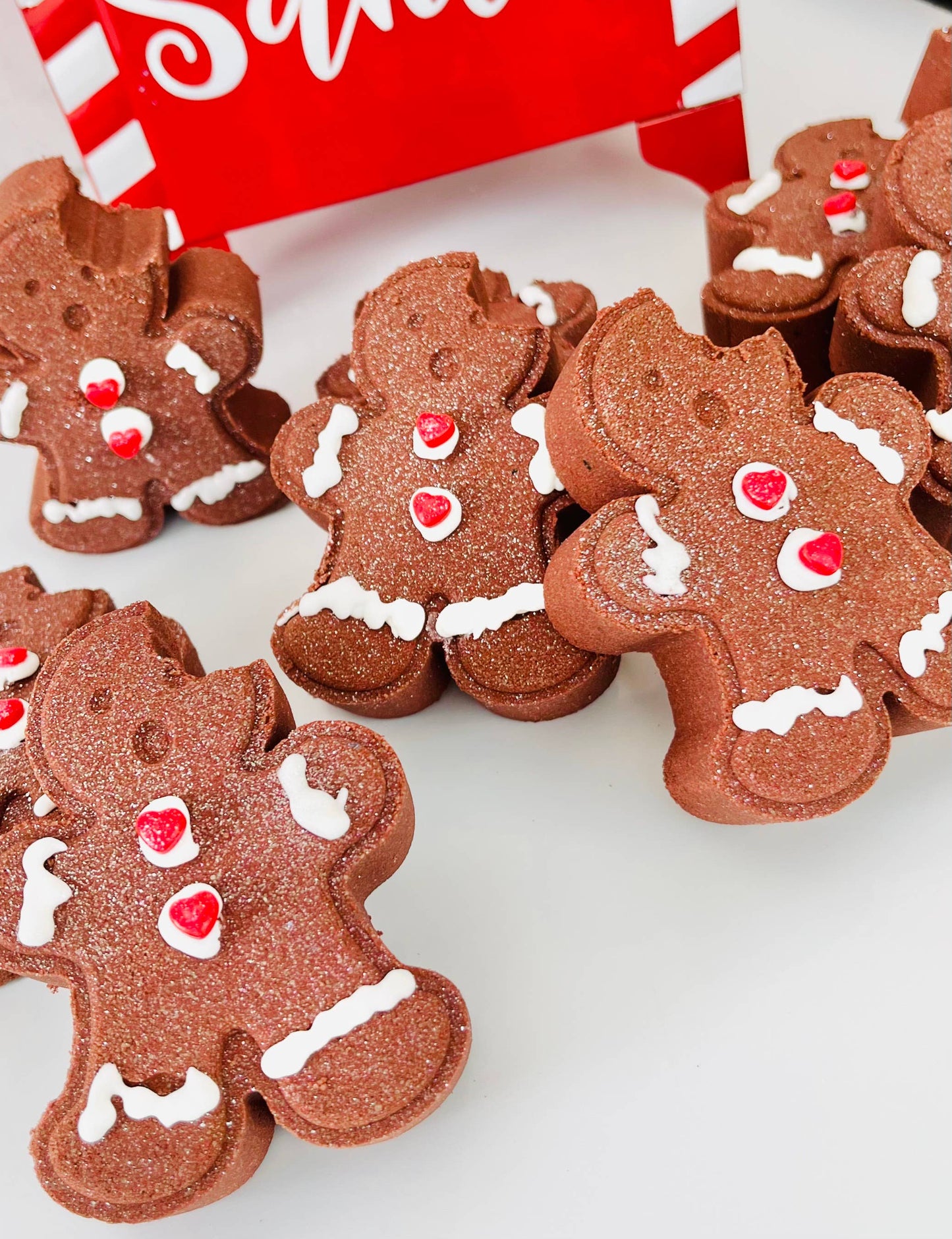 Oh Snap! Gingerbread Man Bath Bomb